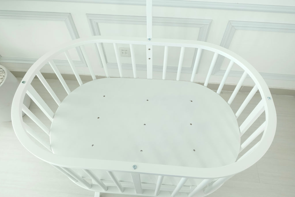Ege Baby White Rocking Oval Crib