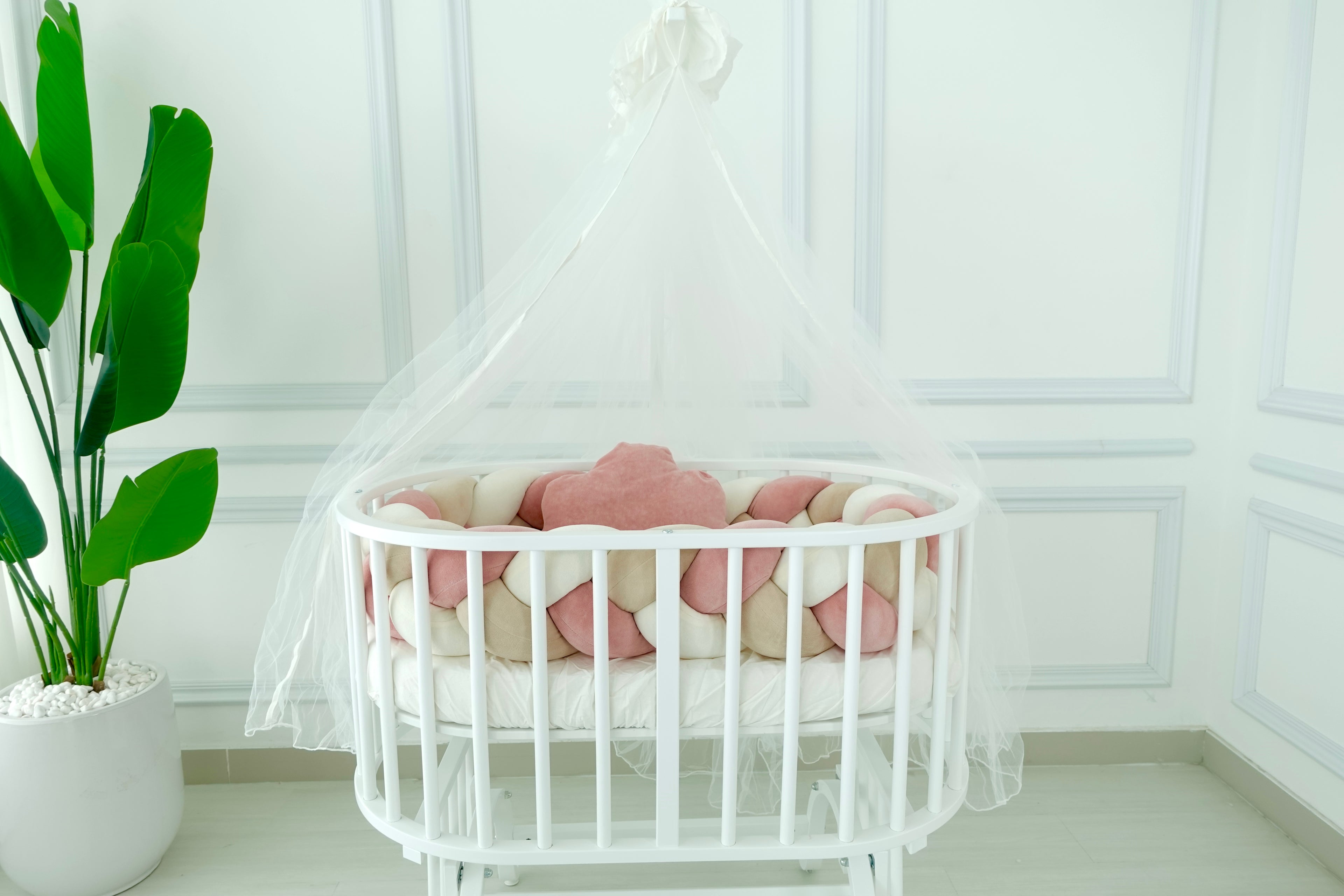 Ege Baby White Rocking Oval Crib