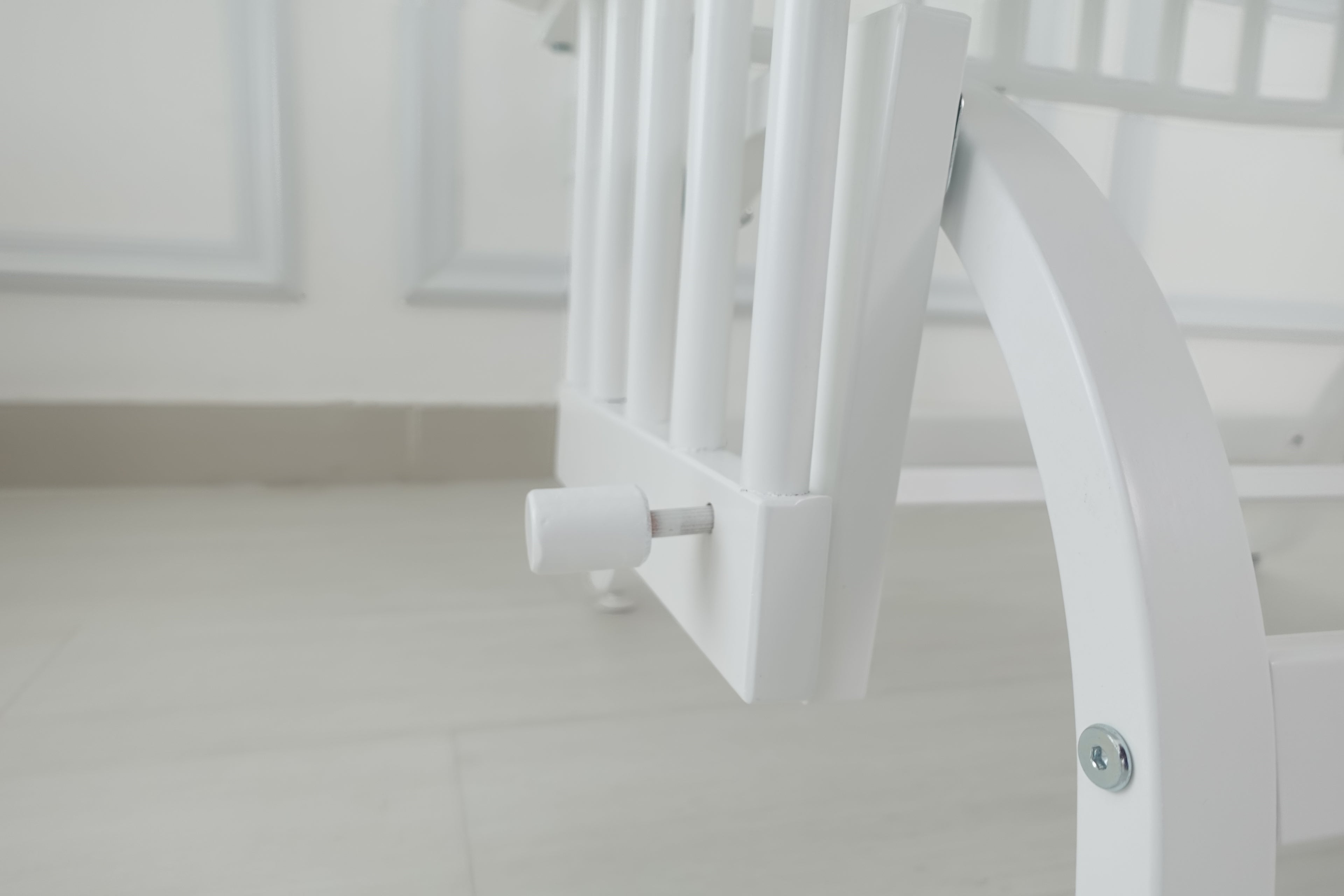 Ege Baby White Rocking Oval Crib