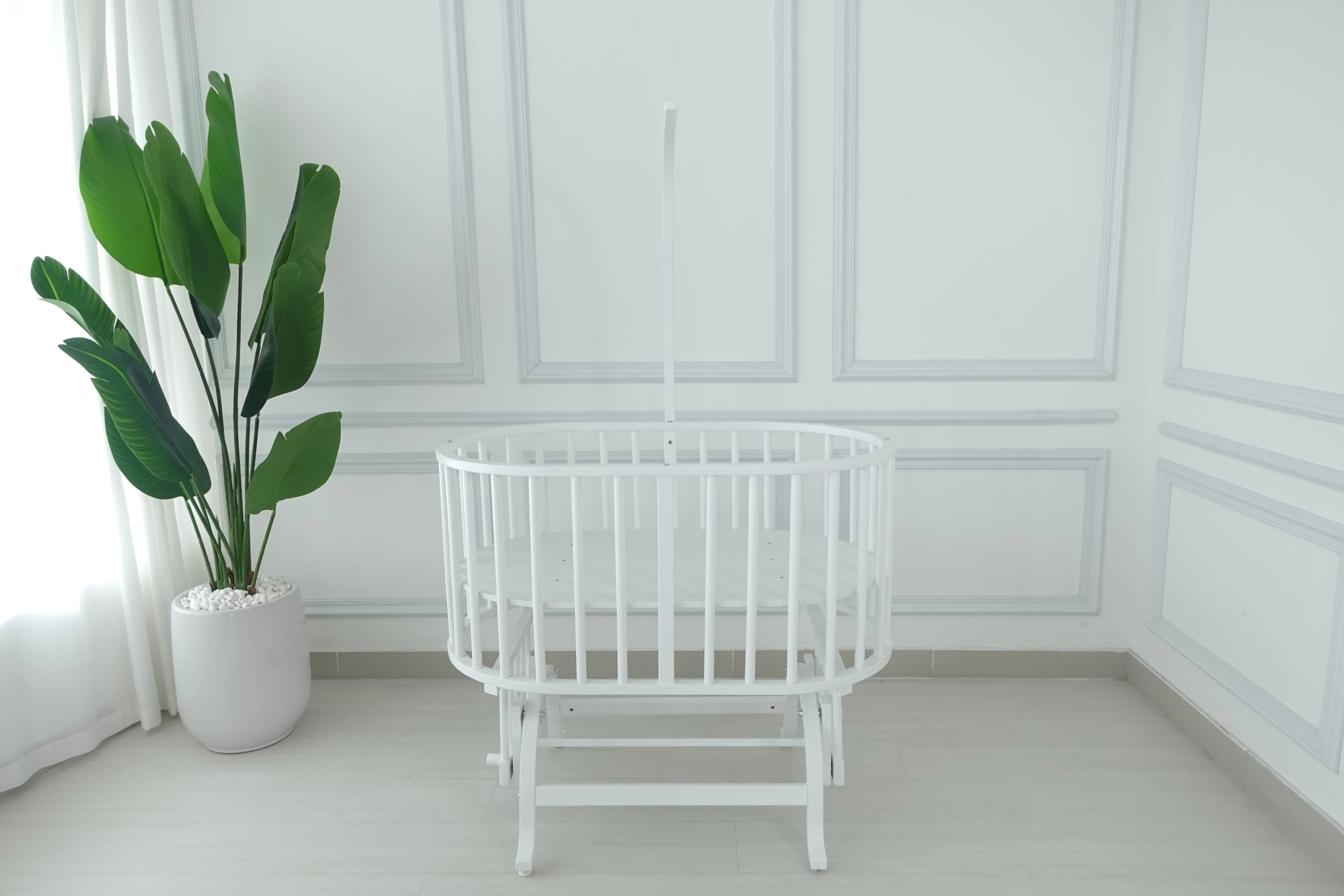 Ege Baby White Rocking Oval Crib