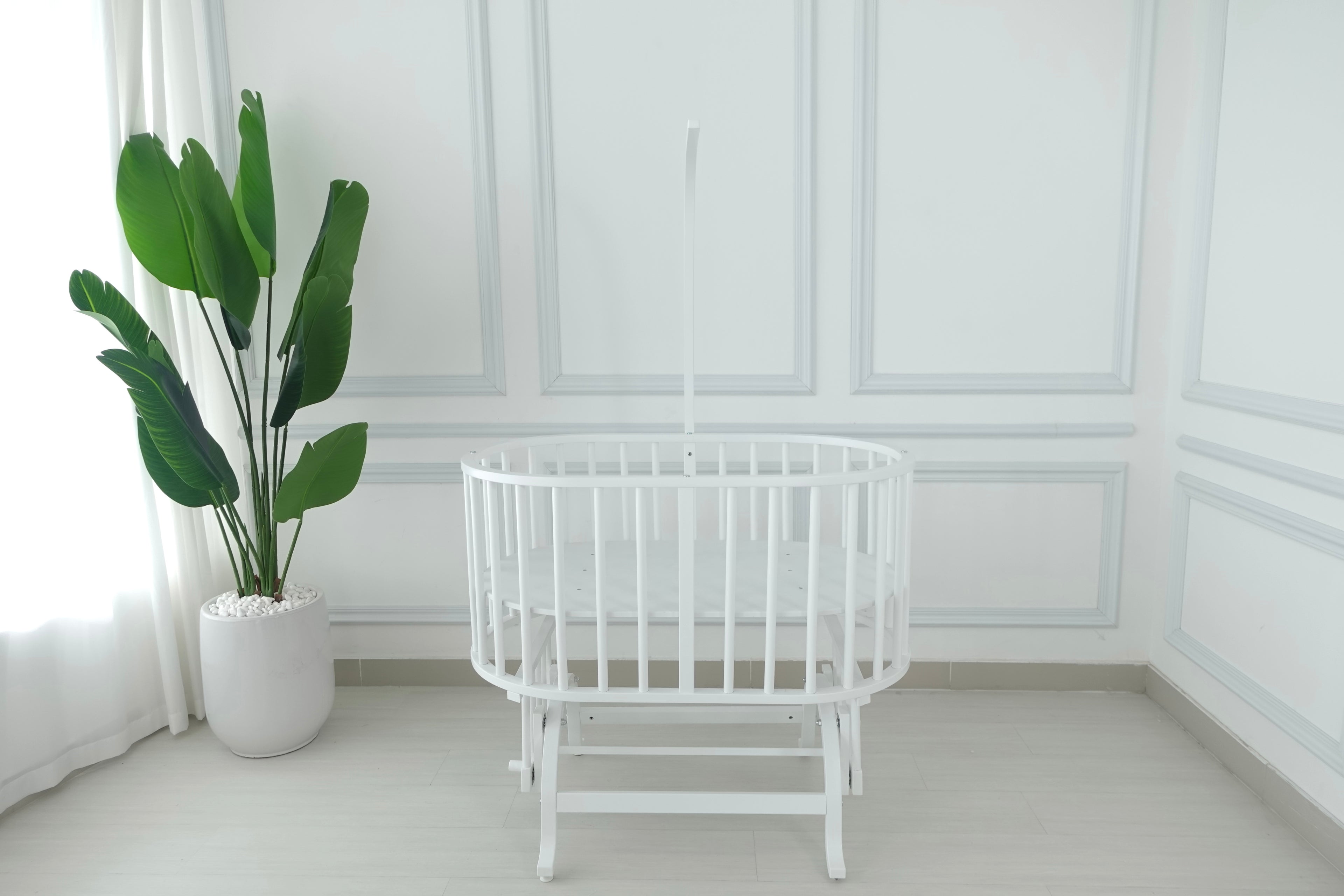 Ege Baby White Rocking Oval Crib